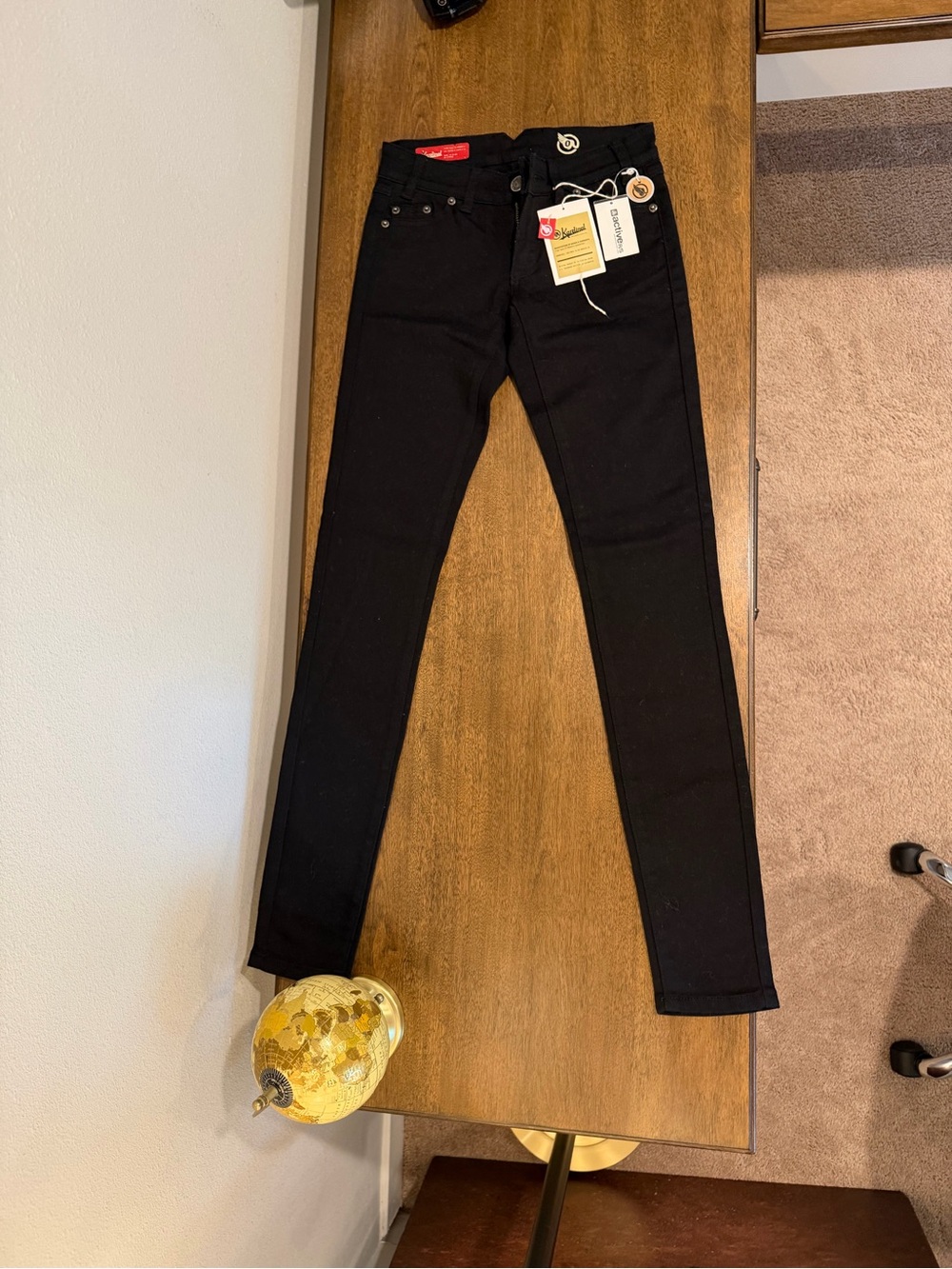 Kardinal Dry Goods The Skinny Jeans Size 0 NWT Black Denim Low Rise